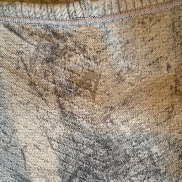 IVIVVIA LONG SLEEVE SHIRT - Picture 3 of 3